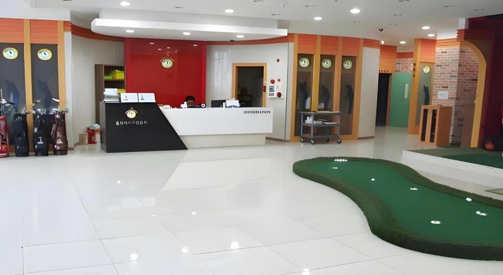 Hotel Olympic Changwon Exterior photo
